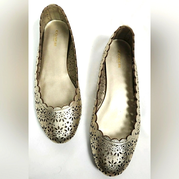 Coach Designer Scalloped Gold Leather Flats Sz 5 - Picture 1 of 5